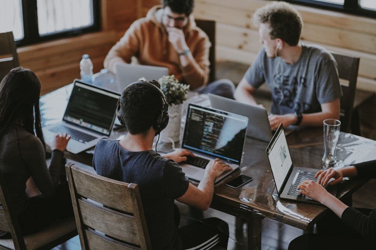 IA en Recursos Humanos: cómo capacitar a toda tu organización (más allá del equipo técnico)